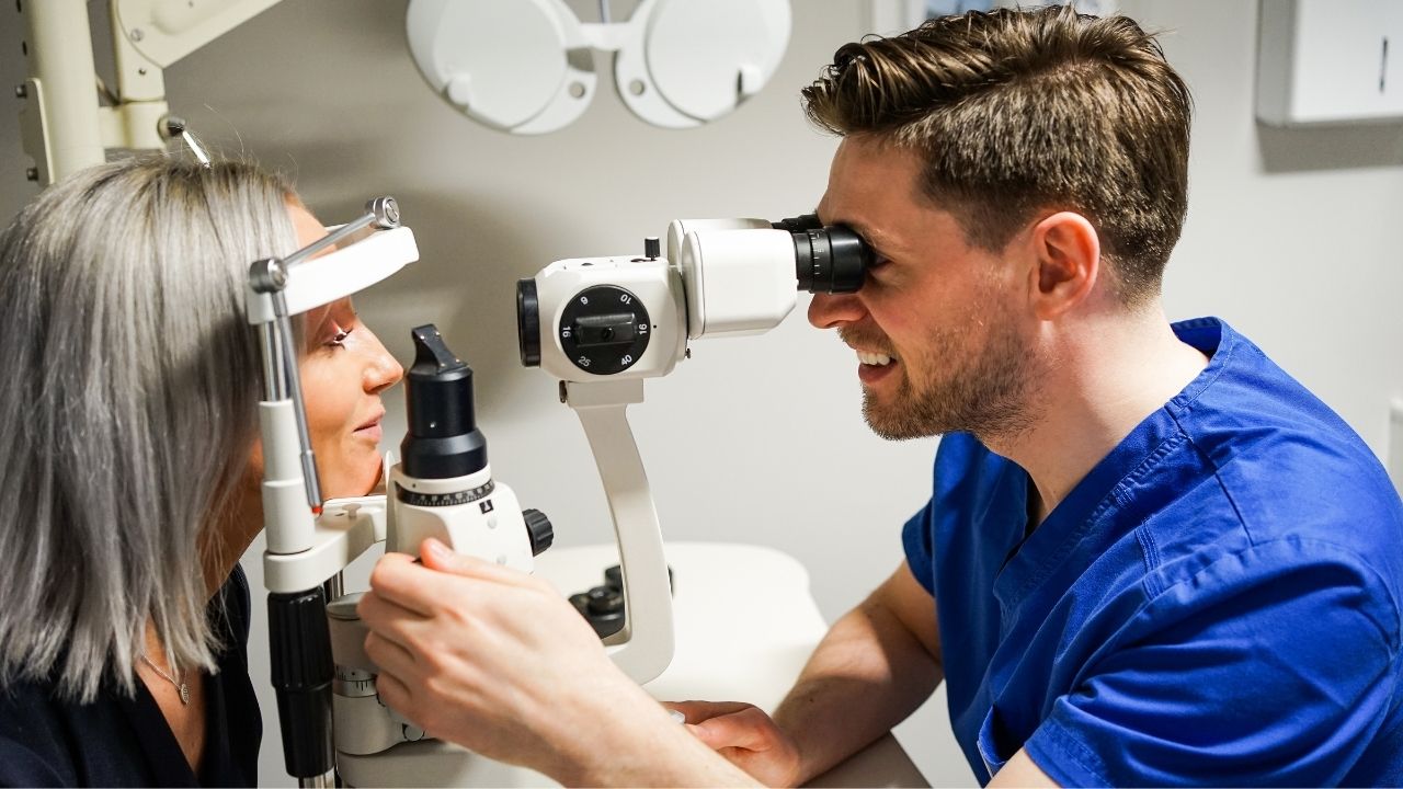 Consider these factors before visiting any Sydney eye clinic